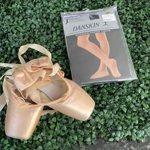 Danskin Women’s Footed ballet Tights- Black Size C